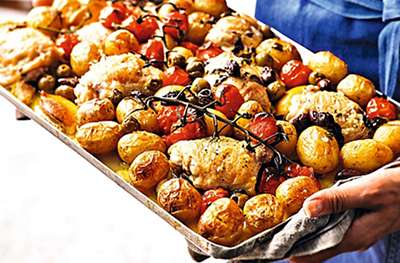 Mediterranean chicken with tomatoes, olives & lemon