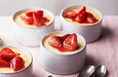 White chocolate & saffron mousse with roasted strawberries