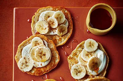 Oat & cinnamon breakfast pancakes