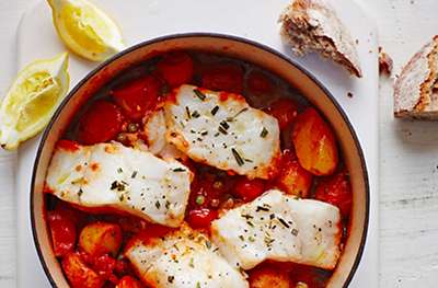 One-pot cod with peppers, tomatoes and potatoes