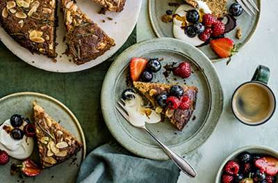 Orange & almond seed cake with berries & Greek yogurt 