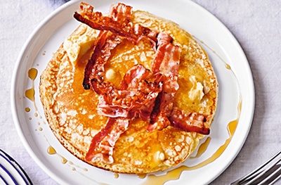 Pancakes with whipped maple butter & crispy pancetta