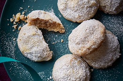 The best pecan snowball cookies