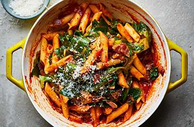 Penne with bacon, spring greens, tomato & chilli sauce
