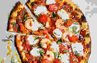 Prawn & sun-dried tomato pesto pizza