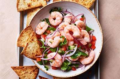 Citrussy prawns with baked tortillas