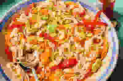 Quick chicken & papaya noodle salad
