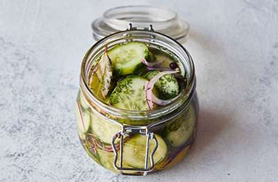 Quick-pickled dill cucumbers