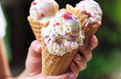 Easy raspberry ripple ice cream