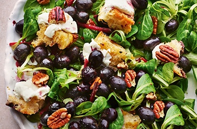 Roasted grape & goat's cheese salad