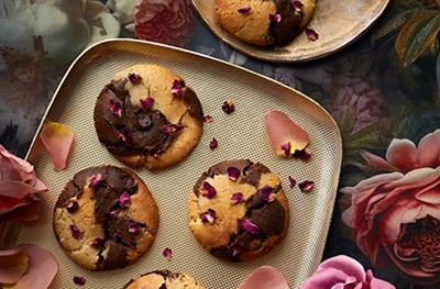 Rose & chocolate marble cookies