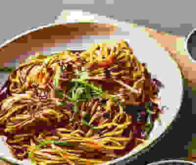 Salad onion noodles