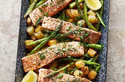 Salmon & asparagus traybake