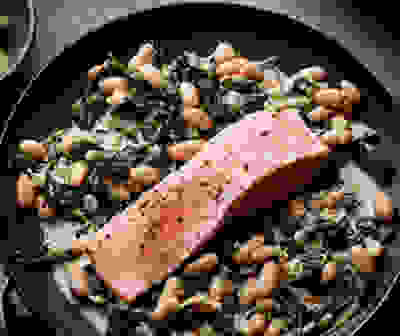 Salmon with creamy spinach & beans