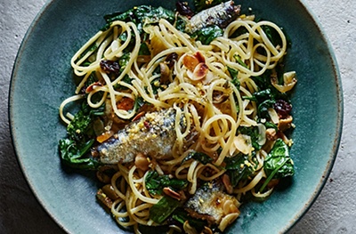 Sardines with crunchy crumbs, olives & linguine 