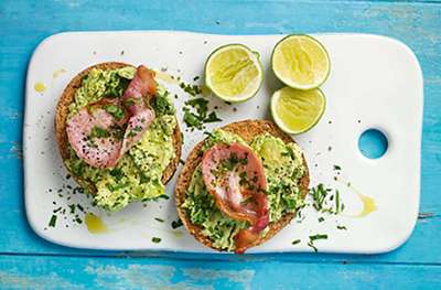 Smashed avocado bagels with bacon
