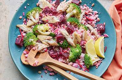 Smoked mackerel salad with grains, beetroot & broccoli
