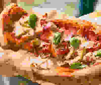 Ham & artichoke pizza