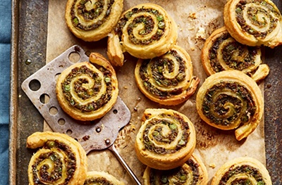 Spiced pea-filled pastries