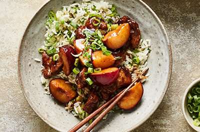 Spicy pork & rice with plums 