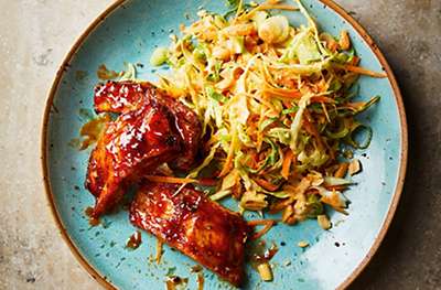 Sticky pork ribs with spicy cabbage salad