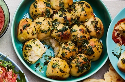 Tear & share garlic tarragon doughballs