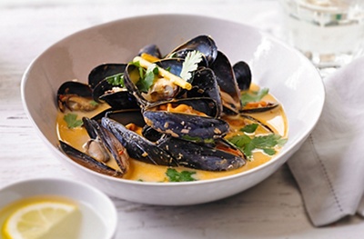 Thai red curry mussels with lemongrass