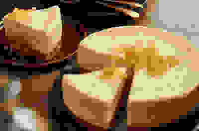 Offers chilled desserts